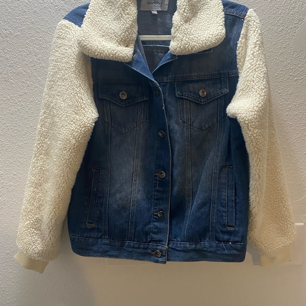 Working Title Denim Jacket Women's Large Blue Sherpa Sleeve Trucker‎